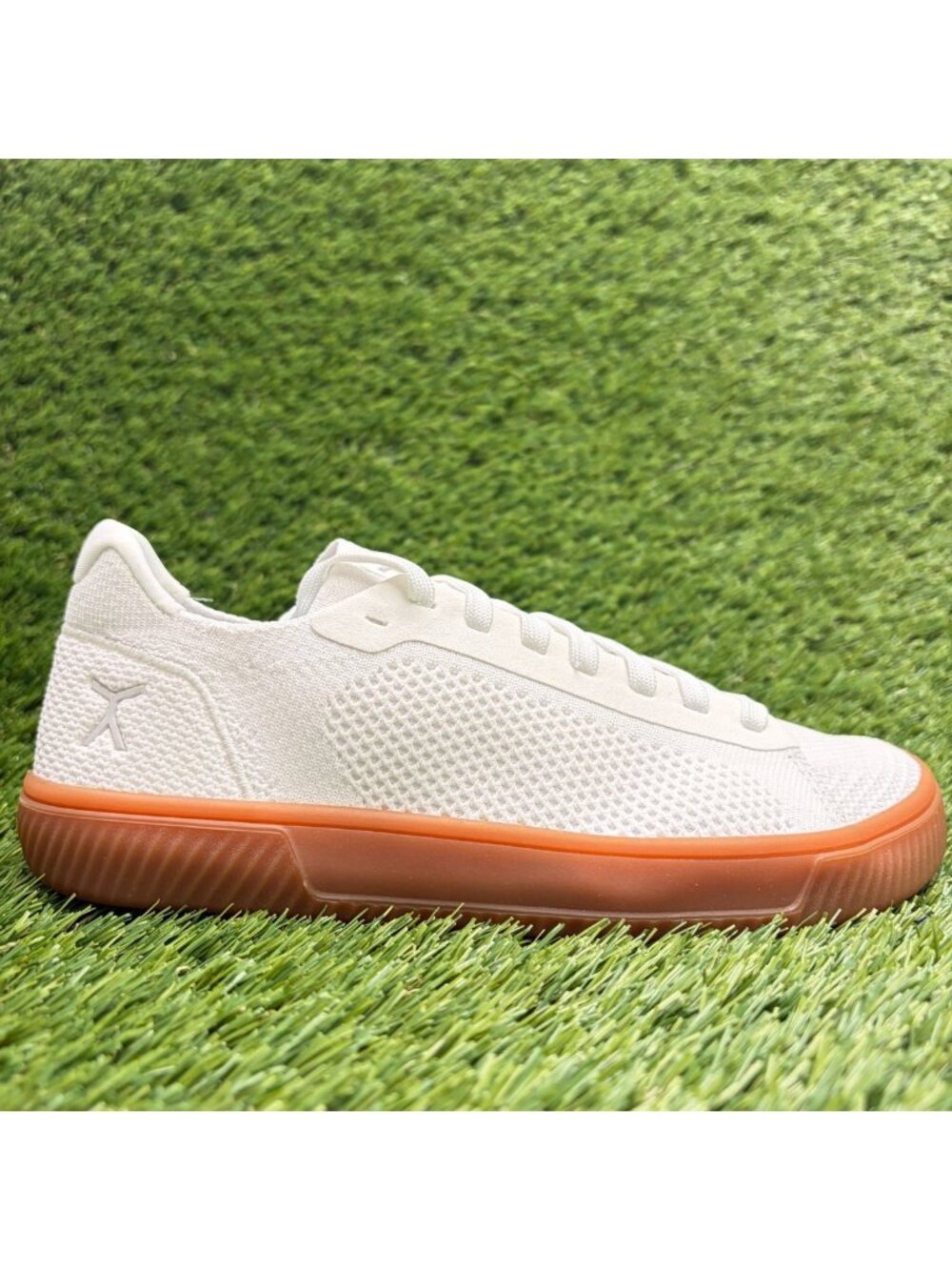 Flux Footwear Adapt Trainer White Gum Womens Size 7.5 Athletic Shoes Sneakers